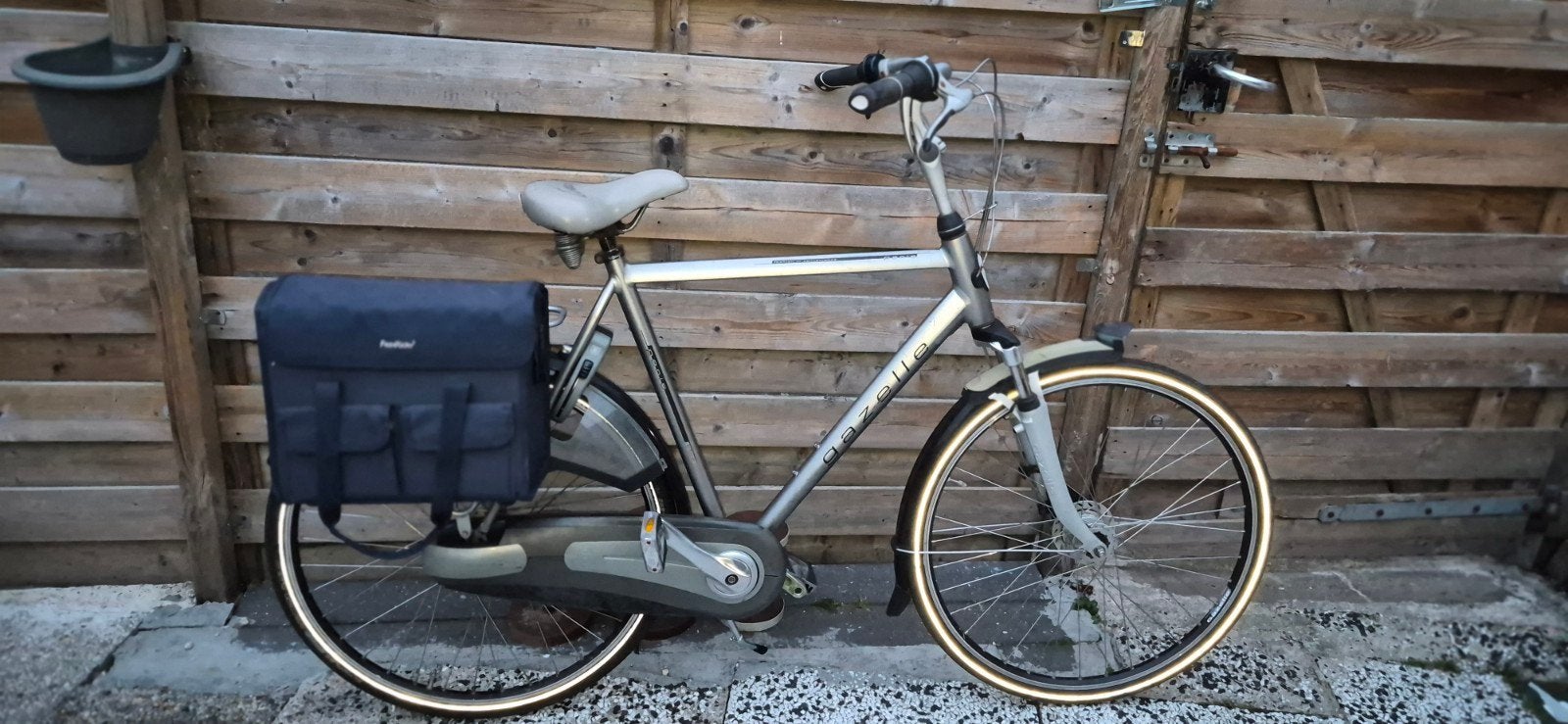 Nette Gazelle heren fiets, Fietsen en Brommers, Elektrische fietsen, Ophalen of Verzenden, Zo goed als nieuw, Gazelle