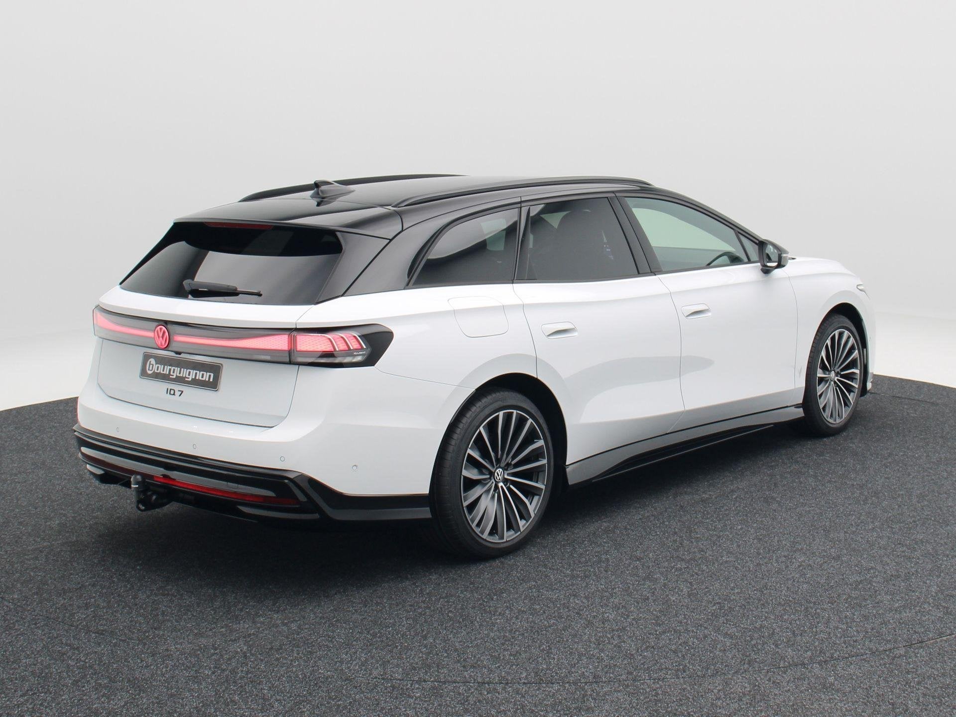 Volkswagen ID.7 Limited Edition Plus 77 kWh 286 PK | Trekhaa, Auto's, Automaat, Achterwielaandrijving, Zwart, Wit