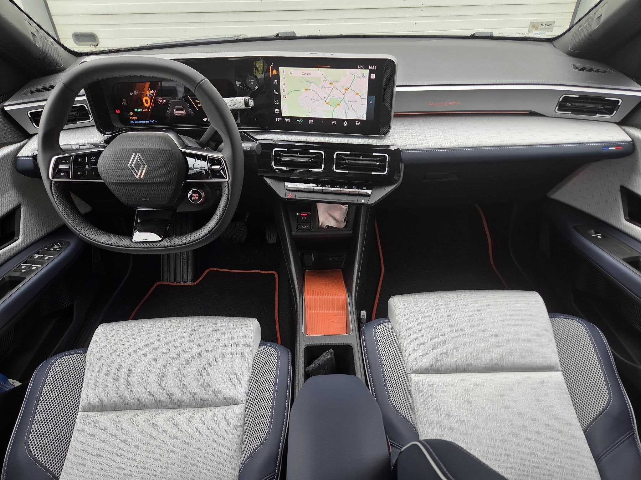 Renault 5 comfort range Roland-Garros 52 kWh / Garantie tot, Auto's, Renault, Leder en Stof, 31 min, Origineel Nederlands, Zilver of Grijs