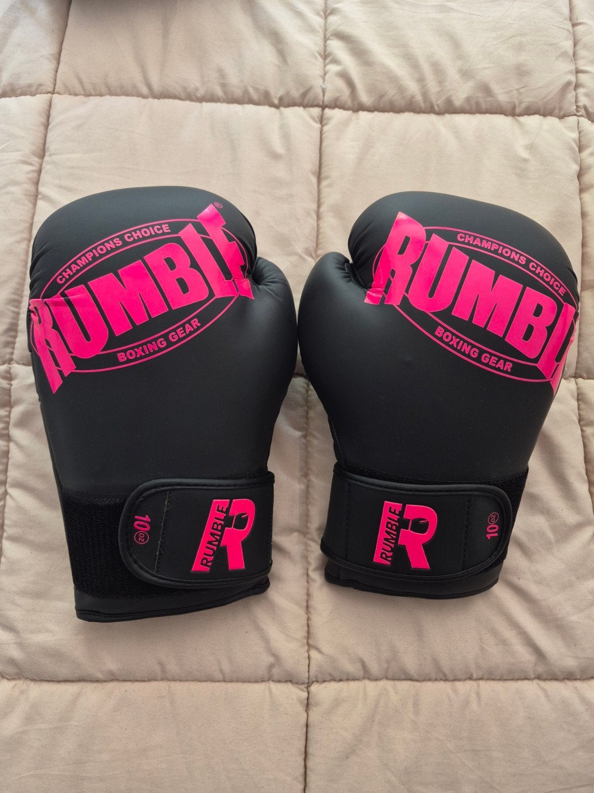 Rumble kickbox set: Handschoenen, Scheenbeschermers & T-s, Sport en Fitness, Vechtsporten en Zelfverdediging, Ophalen, Nieuw, Overige