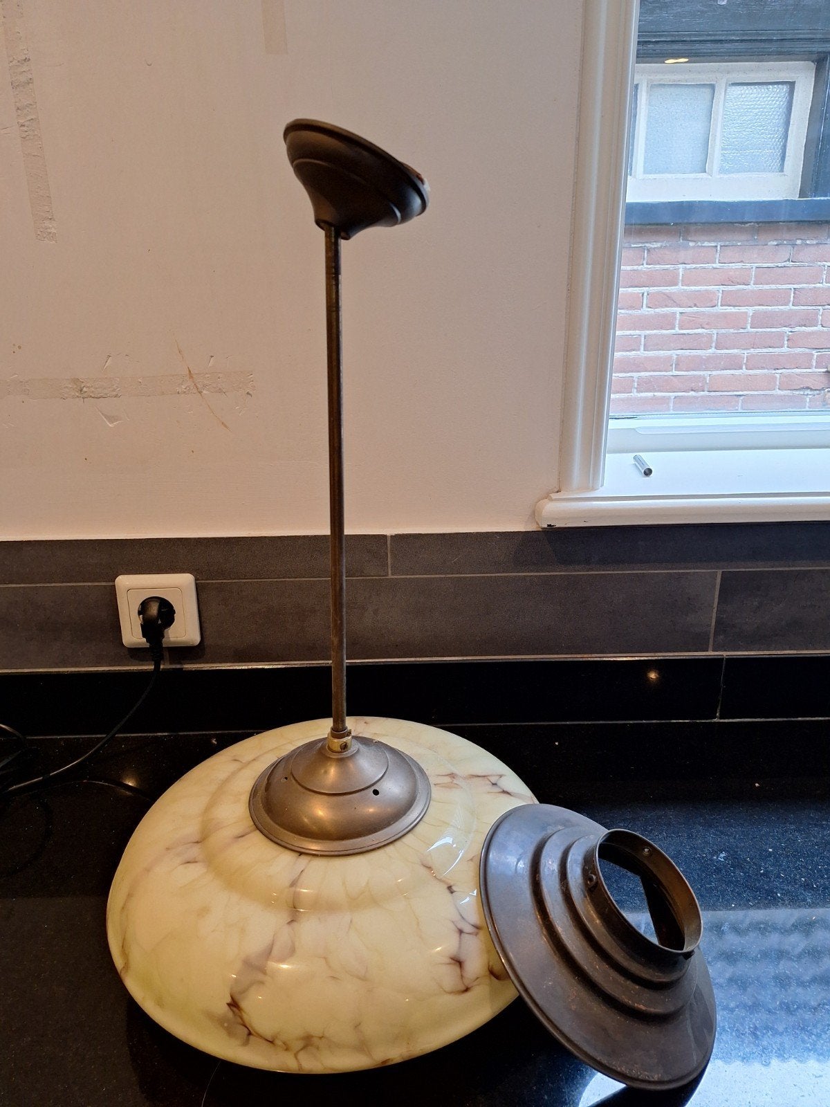 Vintage Art Deco Plafondlamp met Gemarmerd Glas, Antiek en Kunst, Ophalen of Verzenden