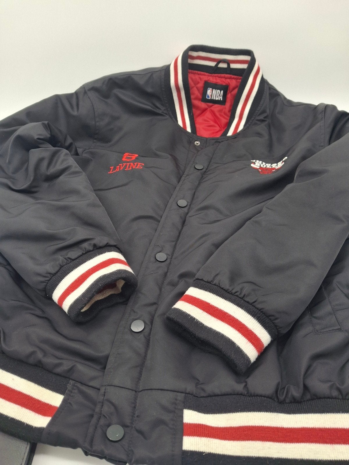 NBA Chicago Bulls Bomberjack Maat L, Zwart, Maat 42/44 (L), Ophalen of Verzenden, Gedragen