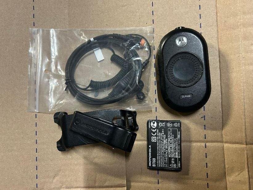 ➡️ Motorola CLP446 walkie talkie NIEUWE OORTJES, Minder dan 2 km, Nieuw, Ophalen of Verzenden, Portofoon of Walkie-talkie