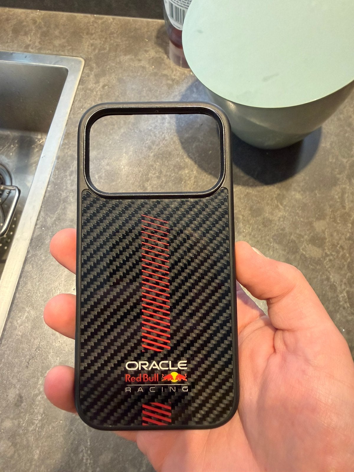 Iphone 17 pro hoesje red bull racing.  Max Verstappen. F1, IPhone 17, Gebruikt, Rondom bescherming, Ophalen of Verzenden