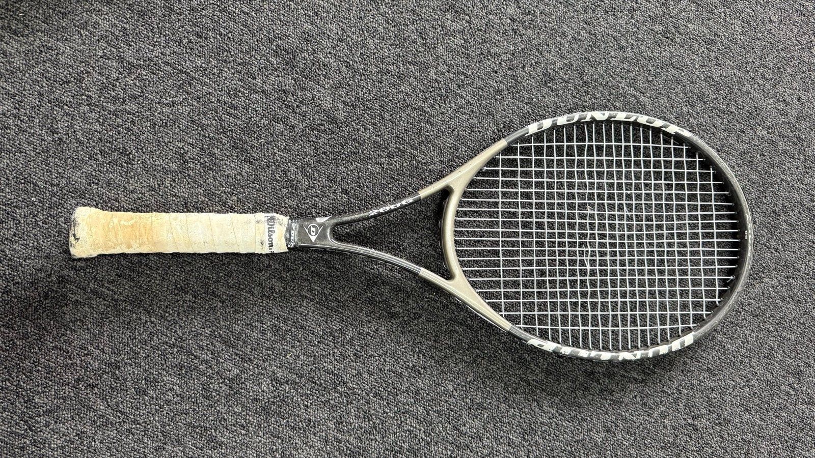 Dunlop 200G tennisracket - Zo goed als nieuw, Ophalen of Verzenden, Zo goed als nieuw, Racket, Dunlop