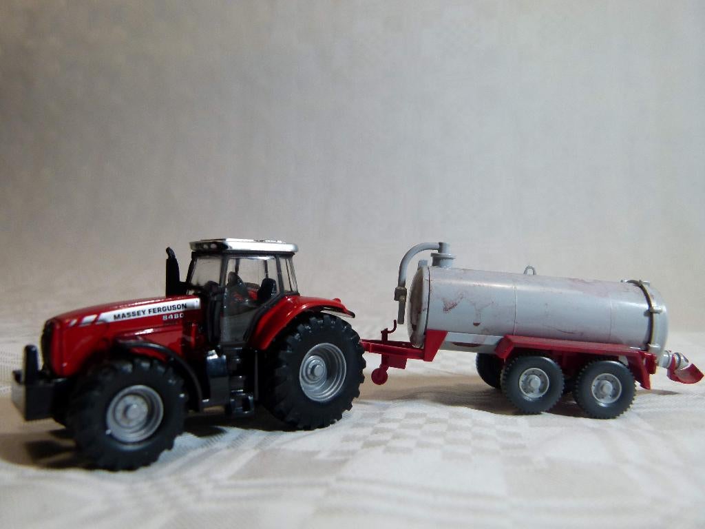 Massey Ferguson 8480 Wiking Gier vacuum tank, Hobby en Vrije tijd, Modelauto's | 1:87, Ophalen of Verzenden, Nieuw, Bus of Vrachtwagen