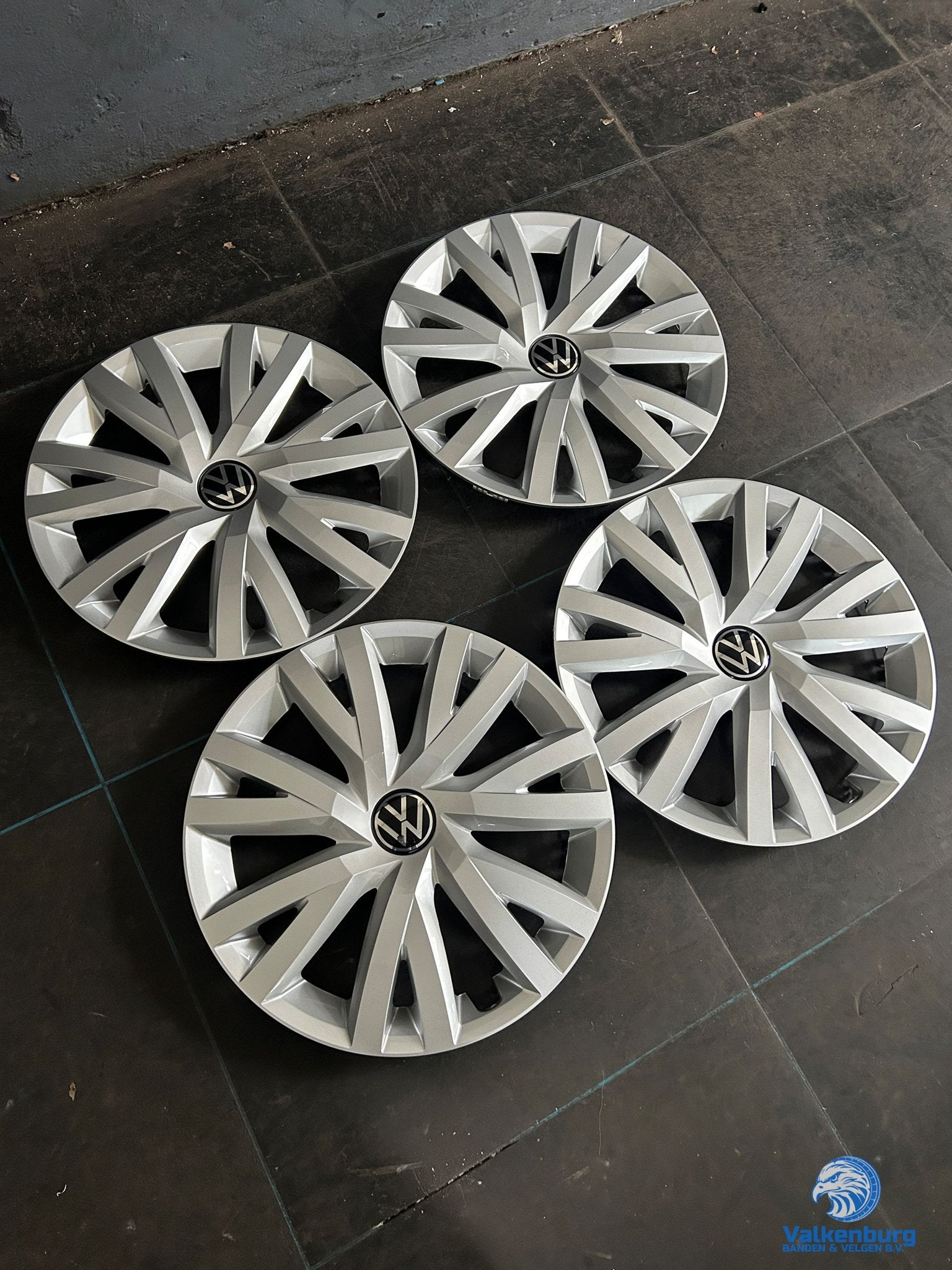 Nieuwe ORIGINELE VW Golf 8 5H0 wieldoppen 16 inch