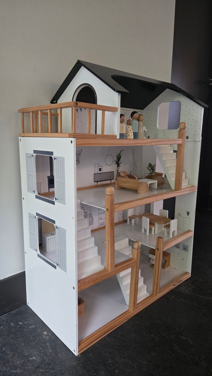 Groot houten poppenhuis van Petit Amelie, Ophalen, Gebruikt, Poppenhuis