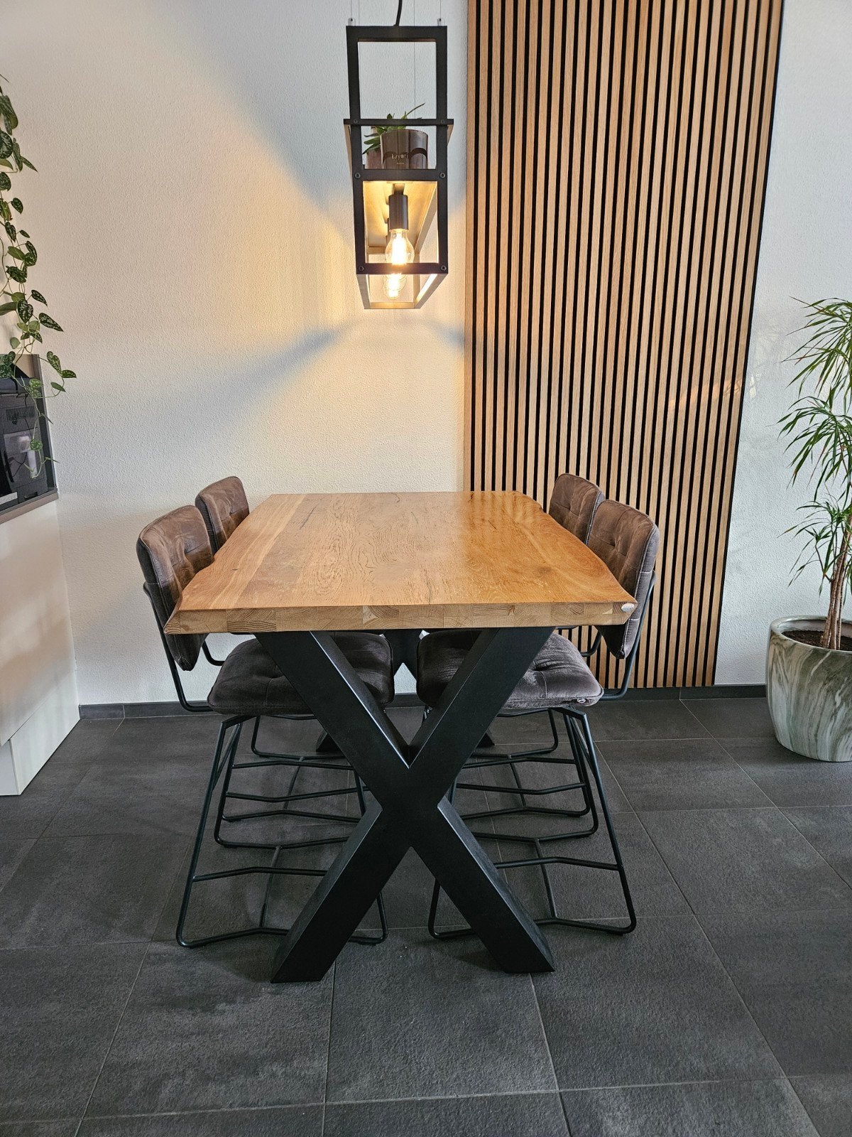 Henders & Hazel Bartafel met 4 antraciete draaibare krukken, Ophalen, 100 tot 150 cm, 50 tot 100 cm, Zo goed als nieuw