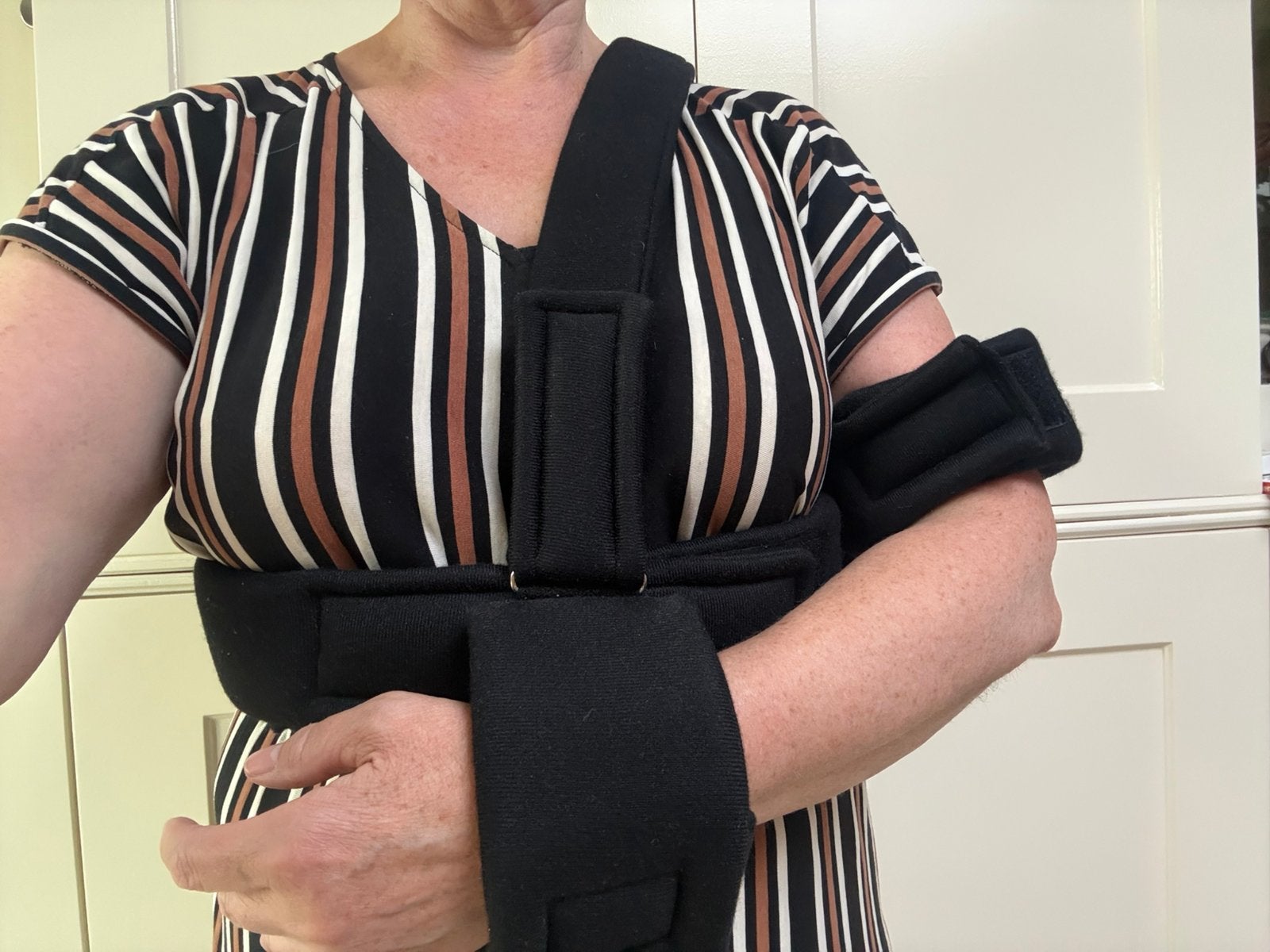 ZGAN armbrace / mitella maat L, Diversen, Braces, Ophalen of Verzenden, Zo goed als nieuw