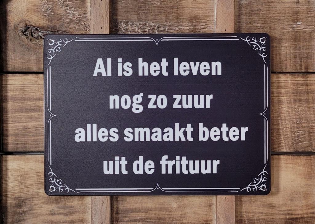 Alles smaakt beter uit de frituur reclamebord van metaal, Info@deconoord.nl, Deco Noord, Nieuw, Ophalen of Verzenden
