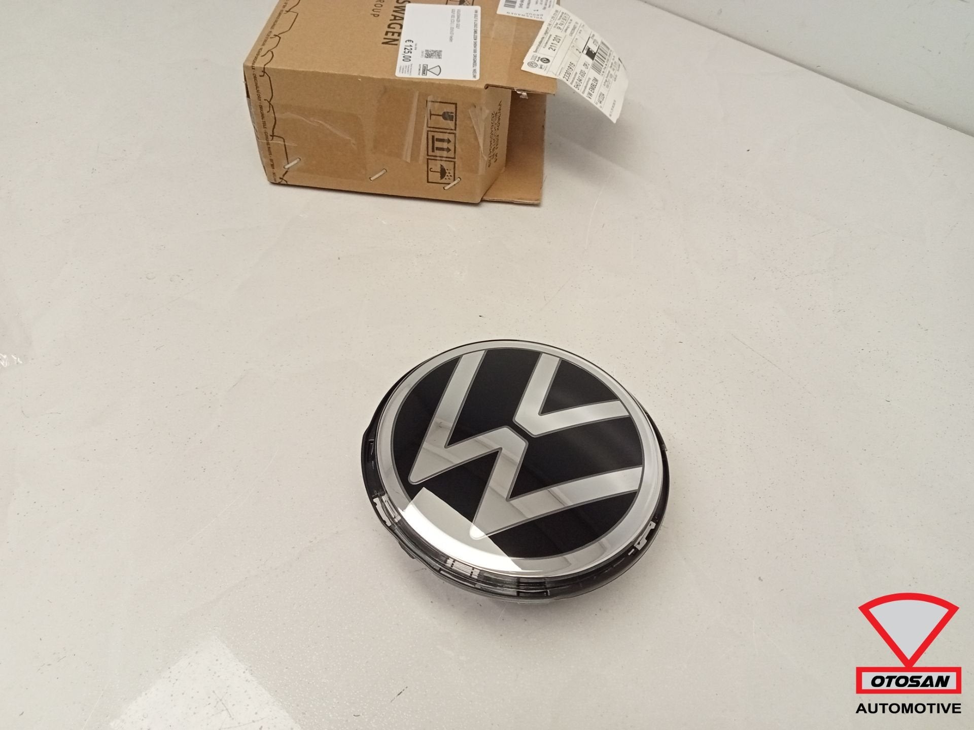 VW Golf 8 Logo Embleem 5H0941600 ORIGINEEL! NIEUW!, Gebruikt, Volkswagen, Volkswagen AG, Berliner Ring 2
38440  Wolfsburg, DE