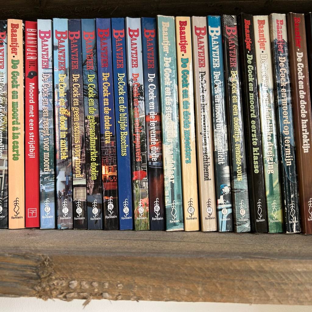 81 Baantjer boeken - Complete collectie in wisselende staat, Boeken, Ophalen of Verzenden, Gelezen
