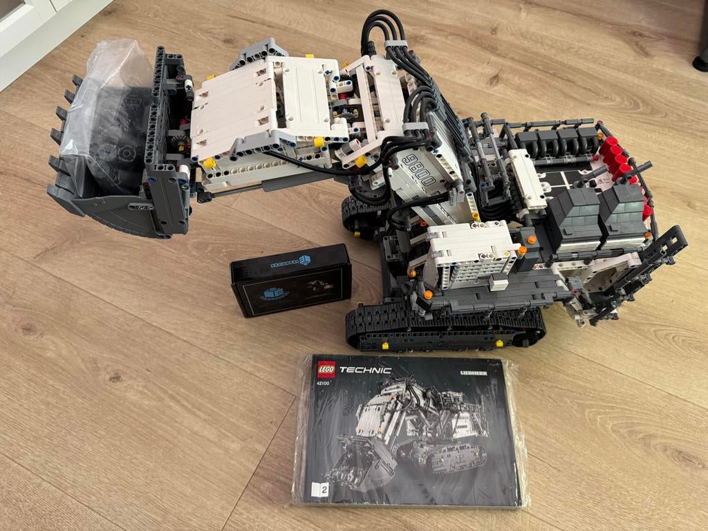 LEGO Technic Liebherr R 9800 Graafmachine (42100), Ophalen, Lego, Zo goed als nieuw, Complete set