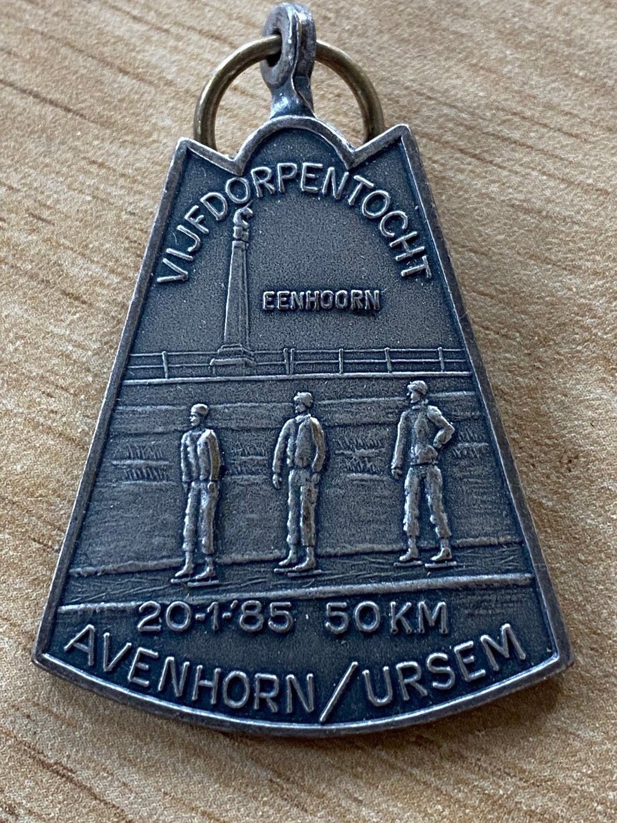 Medailles schaatsen 5 dorpen tocht Avenhorn Ursum 1985, Postzegels en Munten, Ophalen of Verzenden, Overige materialen