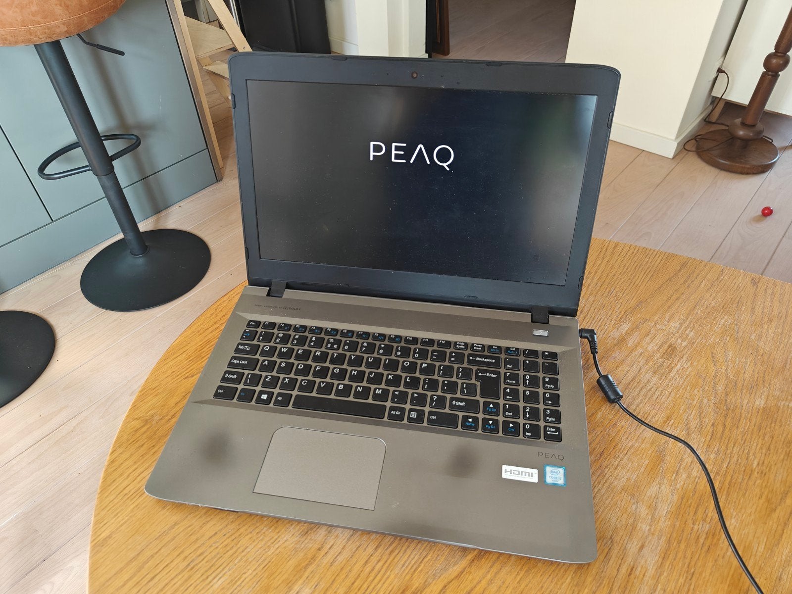 Laptop PEAQ - 15 inch scherm, Ophalen, PEAQ, Gebruikt, 2 tot 3 Ghz