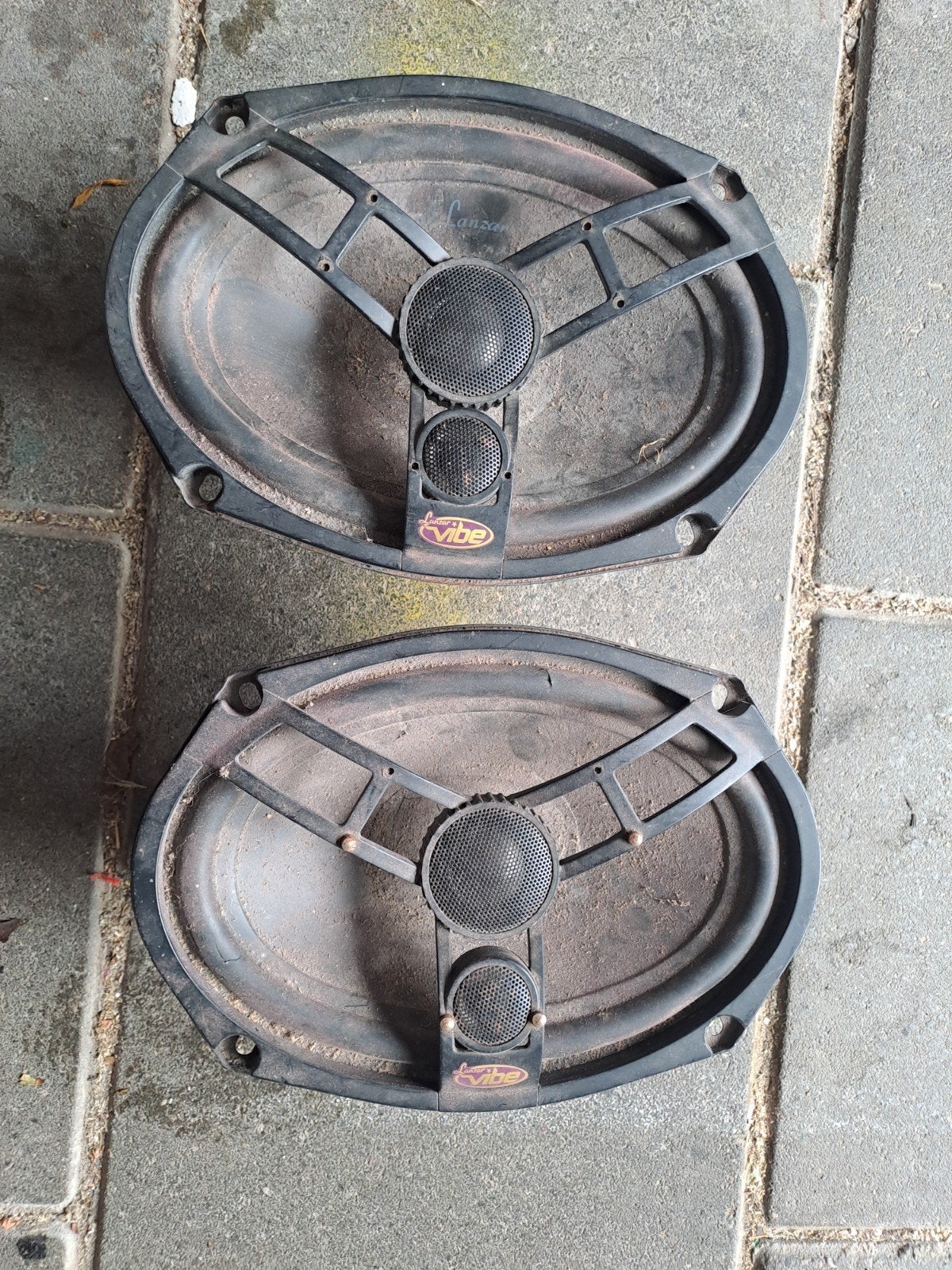 Lanzar Vibe VB69.3 6x9 inch speakerset - 1 speaker scheurtje, Auto diversen, Ophalen, Gebruikt