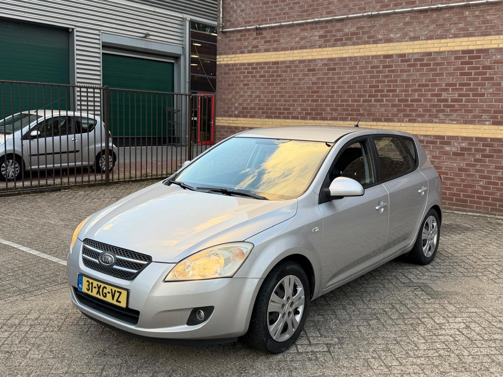 Kia Cee'd 1.4 X-ecutive - Airco - Rijdt & schakelt goed - Tr, Auto's, Dealer onderhouden, Gebruikt, Zwart, 4 cilinders