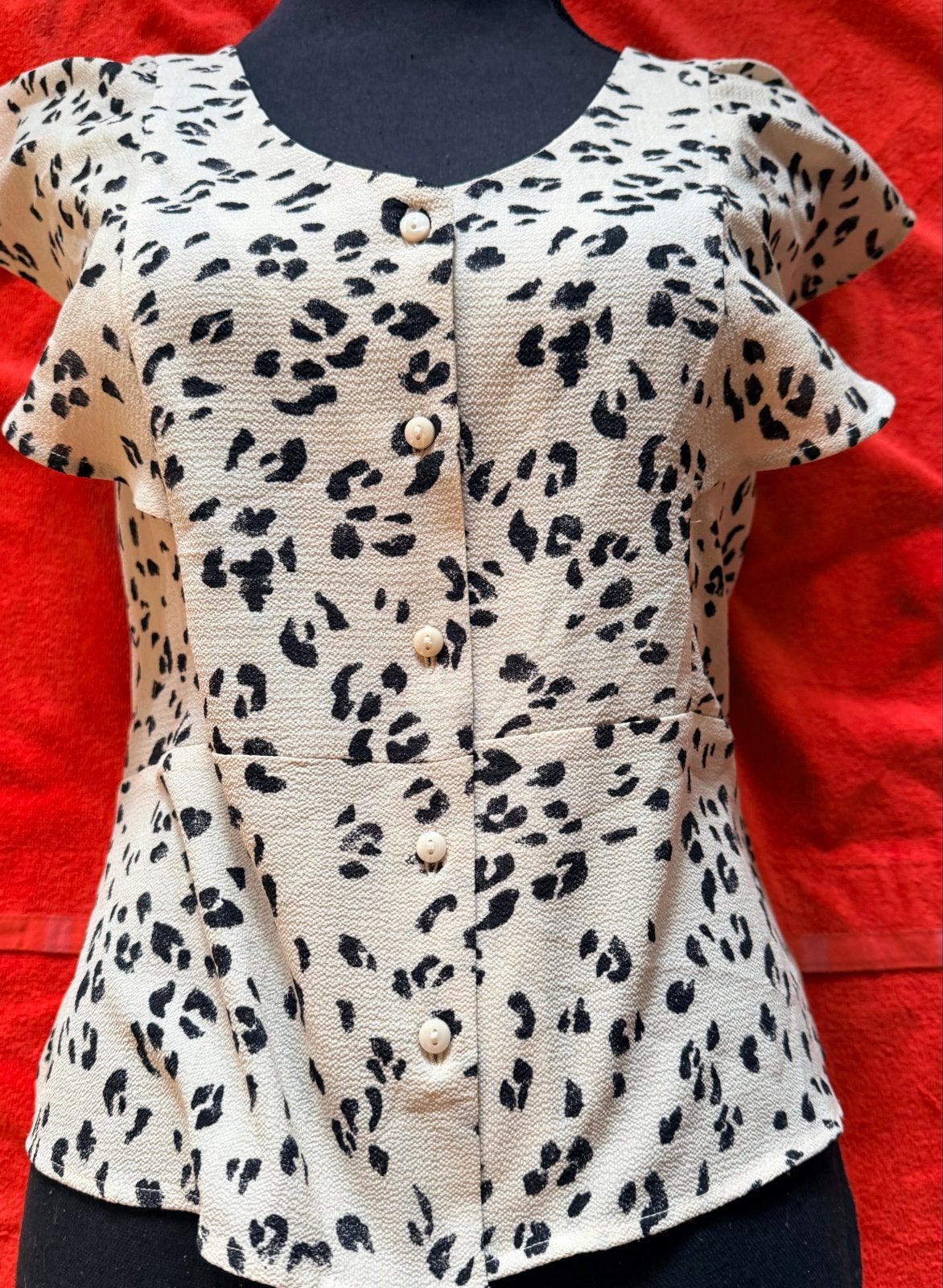 Gloednieuwe mouwloze blouse. Maat M. luipaardprint, Ophalen of Verzenden, Nieuw, Maat 38/40 (M), Overige kleuren