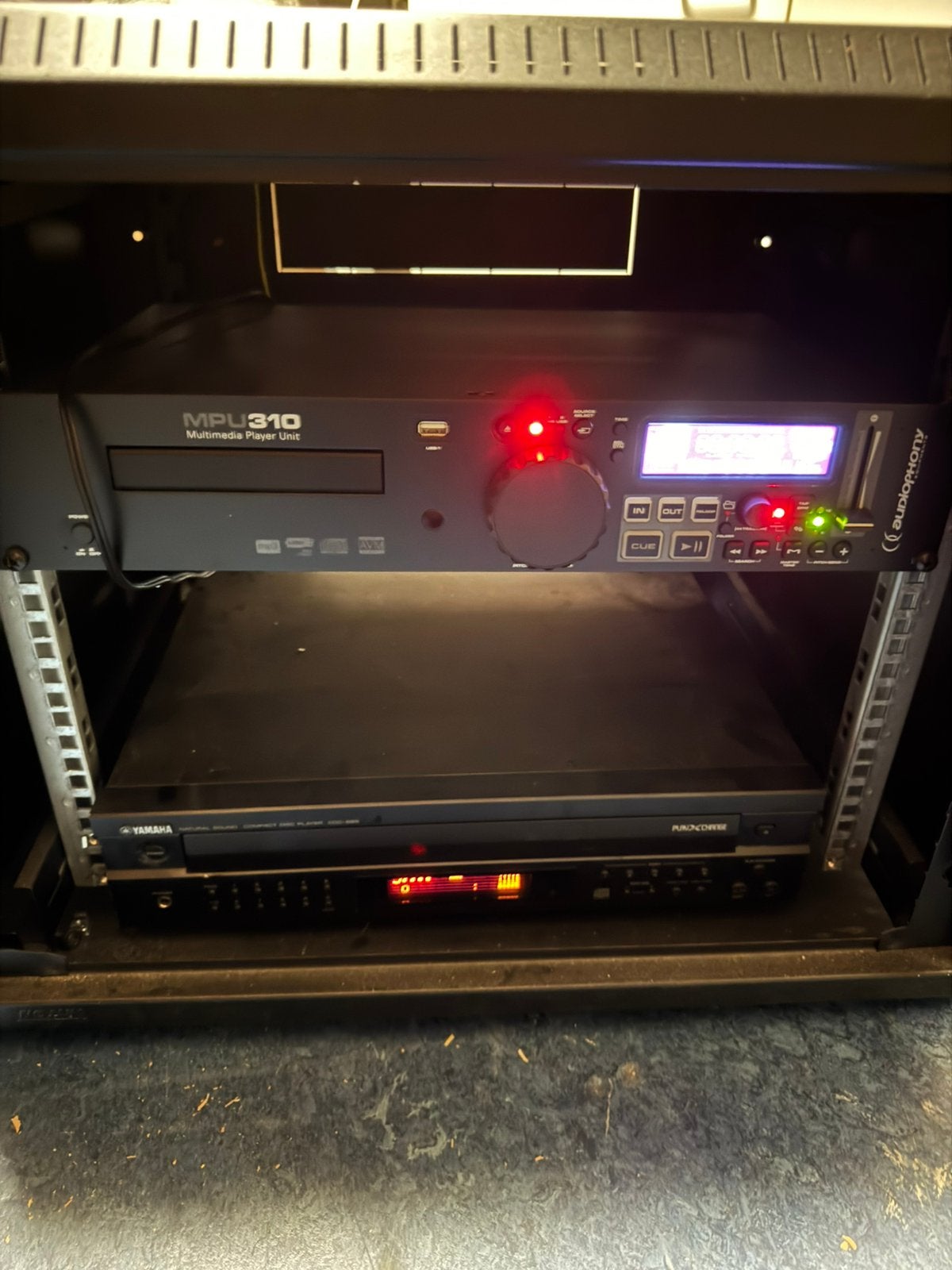 Professionele 19” Rackkast met AudiophonyMPU310,YamahaCDC685, Ophalen, Gebruikt, Audio