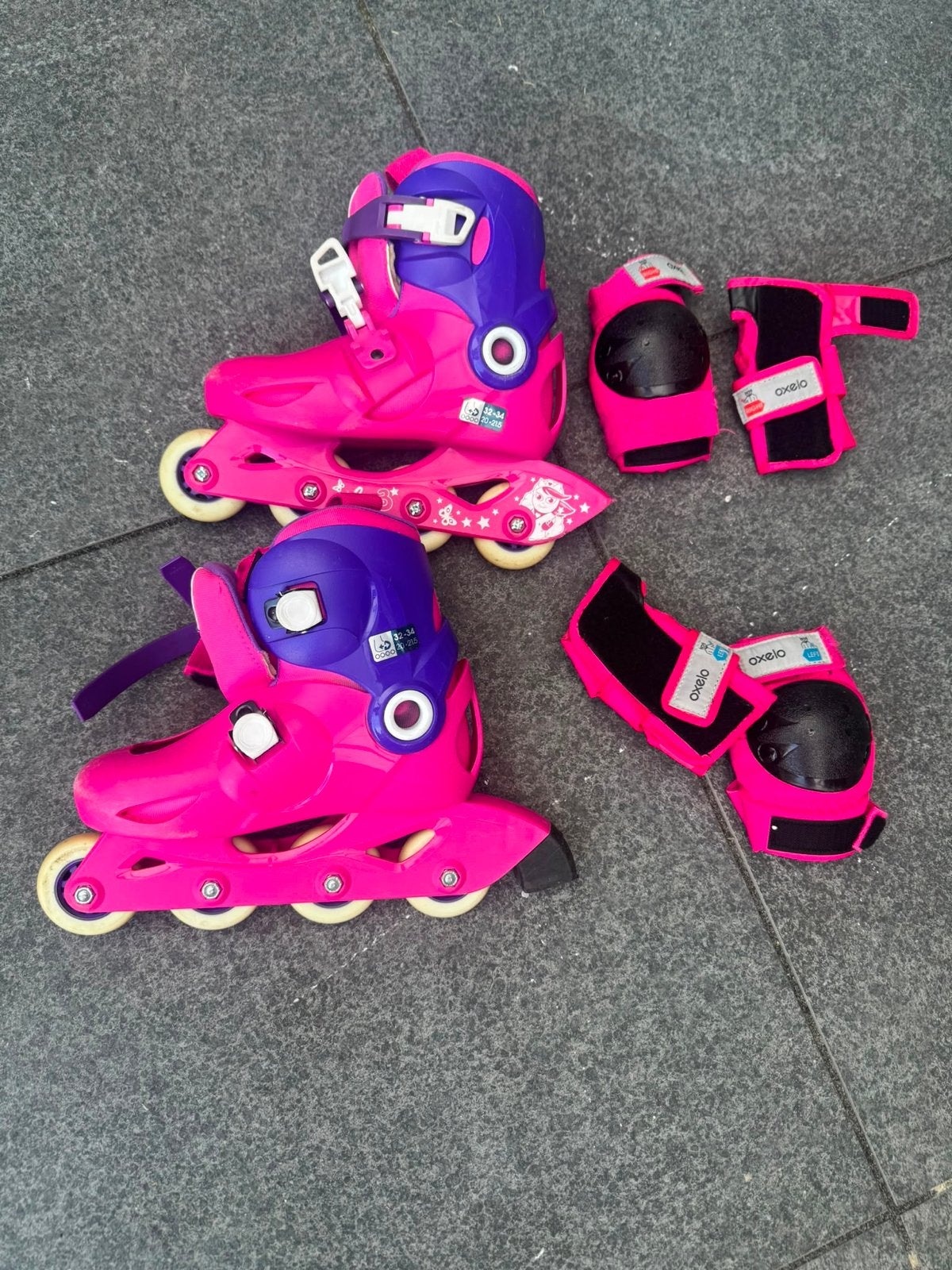 Roze Oxelo skates met bescherming, maat 32-34, Overige merken, Kinderen, Ophalen of Verzenden, Inline skates 4 wielen
