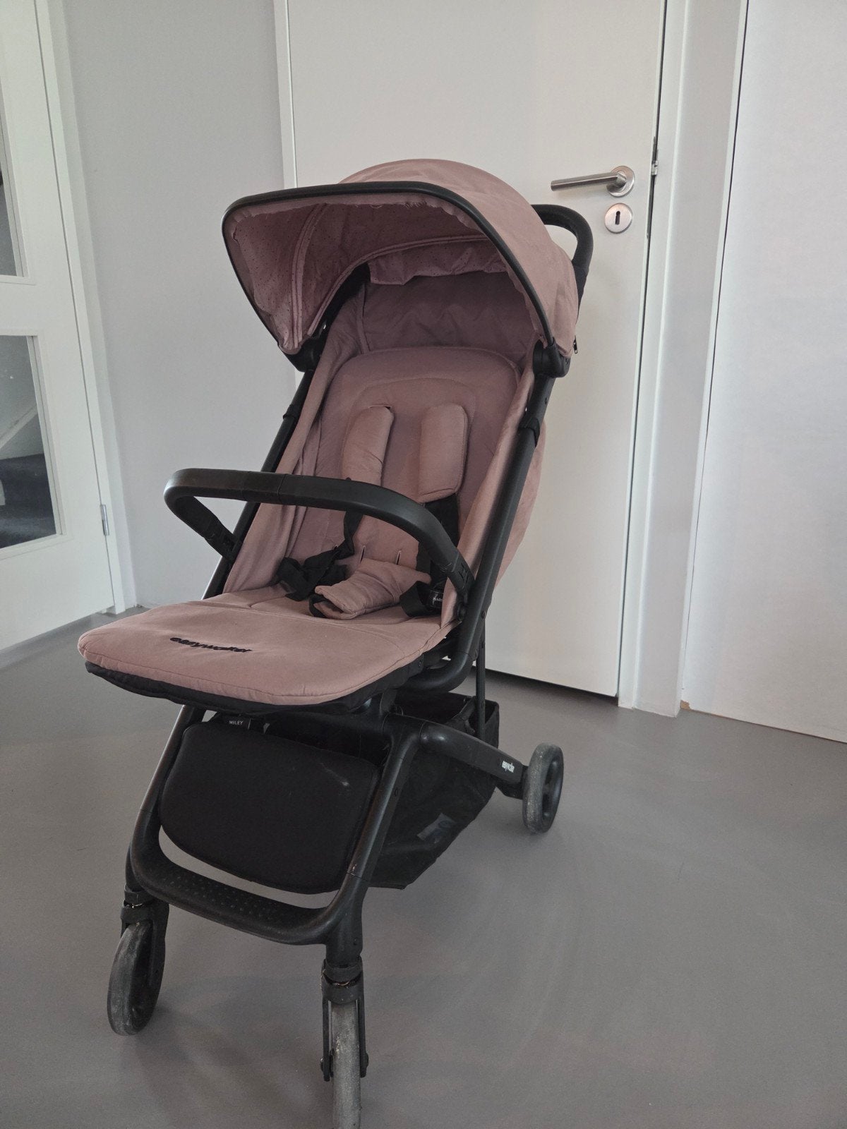 Easywalker Miley (2022) Roze met accessoires, Ophalen