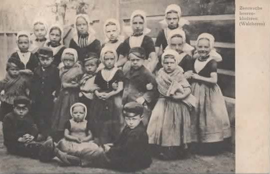Zeeland Walcheren boerenkinderen in klederdracht, Verzenden, Voor 1920, Gelopen, Zeeland