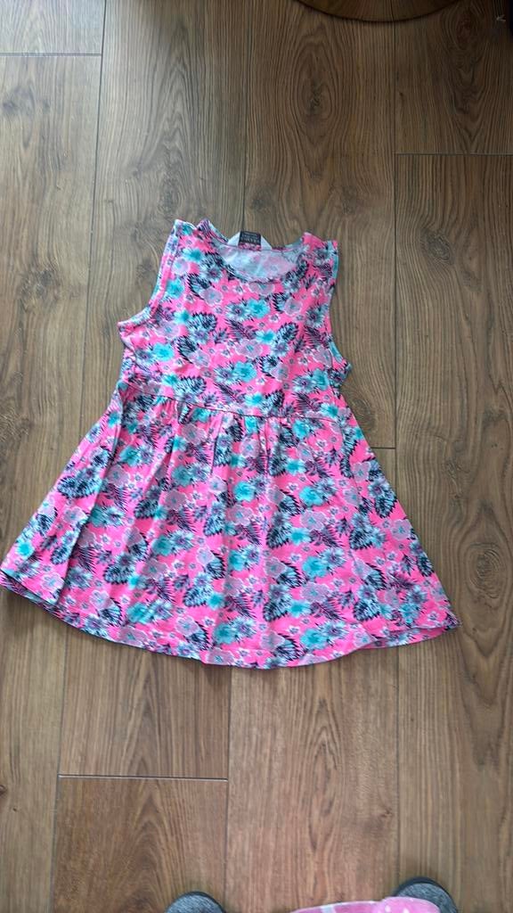 Jurkje, Kinderen en Baby's, Kinderkleding | Maat 116, Ophalen of Verzenden, Nieuw, Meisje, Jurk of Rok