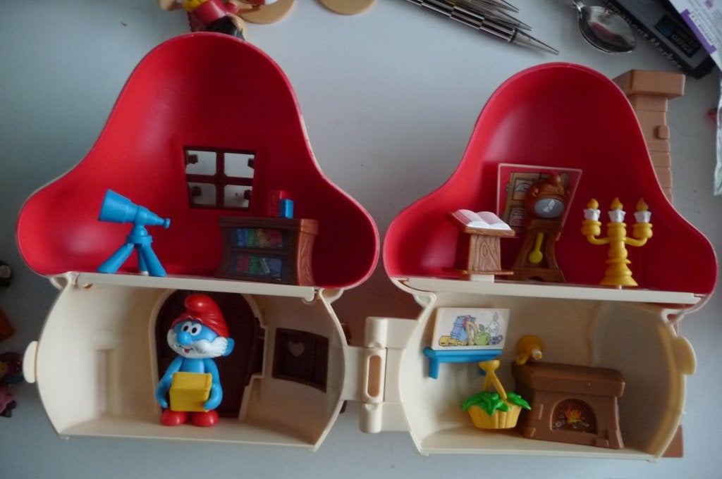 PLASTIEK SMURFHUIS VAN GROTE SMURF UITGAVE JAKKS USA 2009, Verzenden, Gebruikt, Grote Smurf, Huisje of Attribuut