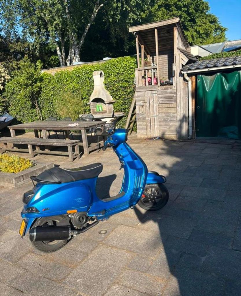 Vespa s50, Fietsen en Brommers, Scooters | Vespa, Ophalen, Zo goed als nieuw, Benzine, Overige modellen
