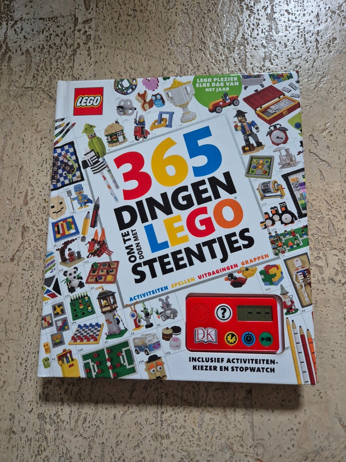 LEGO boek - 365 dingen om te doen met Lego steentjes, Simon Hugo, Non-fictie, Ophalen of Verzenden, Zo goed als nieuw