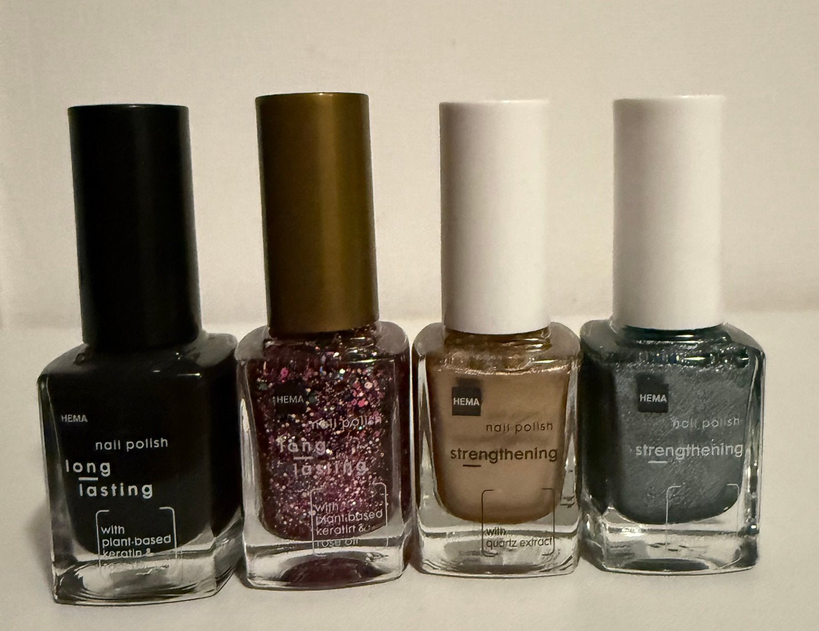 4 nagellak potjes, Ophalen, Overige kleuren, Zo goed als nieuw, Handen en Nagels