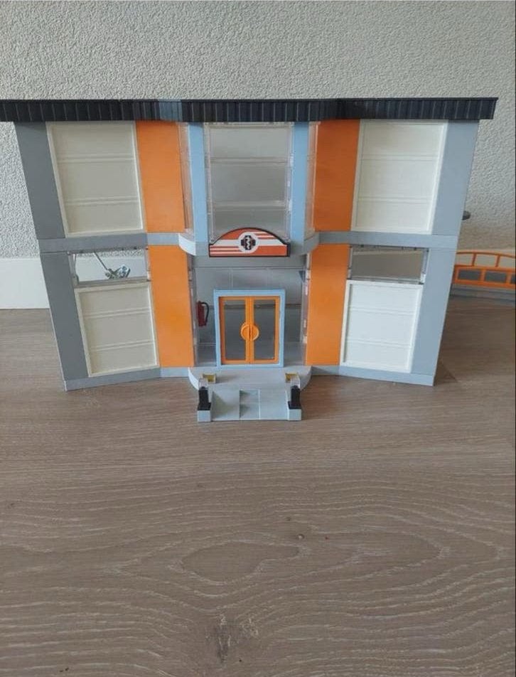 Playmobil Ziekenhuis met veel accessoires, Ophalen of Verzenden, Zo goed als nieuw