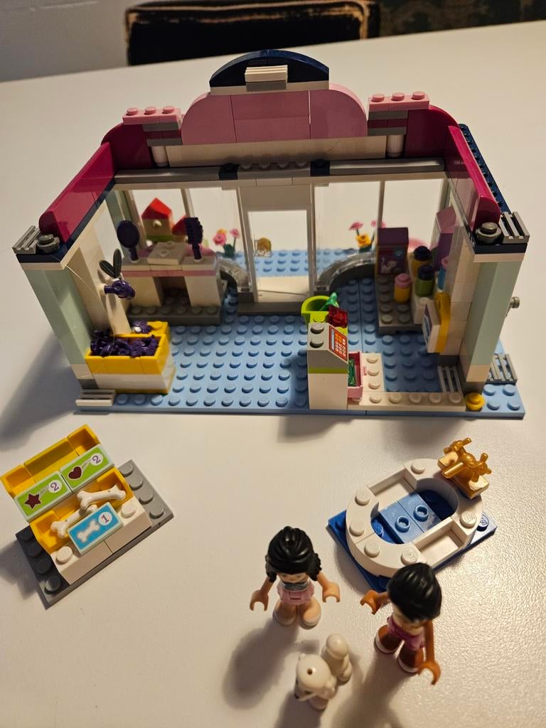 LEGO Friends Dierenkliniek (41007) met figuren en instructie, Gebruikt, Lego, Friends, Ophalen of Verzenden