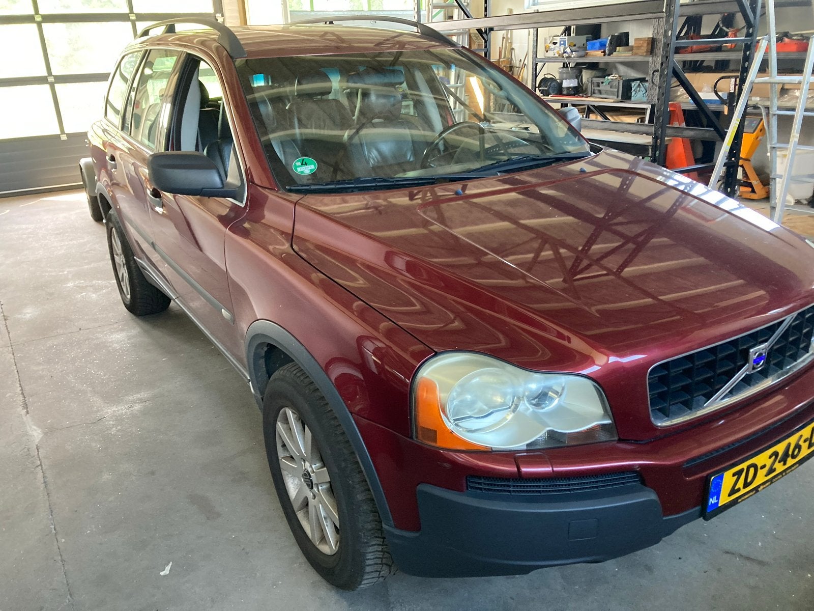Volvo XC90 2.5 T Geartronic 2003 Rood, Auto's, Volvo, 7 stoelen, 2521 cc, Vierwielaandrijving, SUV of Terreinwagen