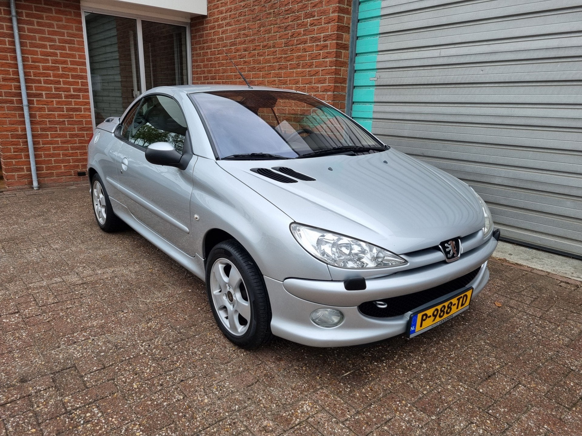 Peugeot 206 CC 2.0-16V Cabrio Clima! Leder! Bj:2005, Auto's, 136 pk, 4 cilinders, Cabriolet, 4 stoelen