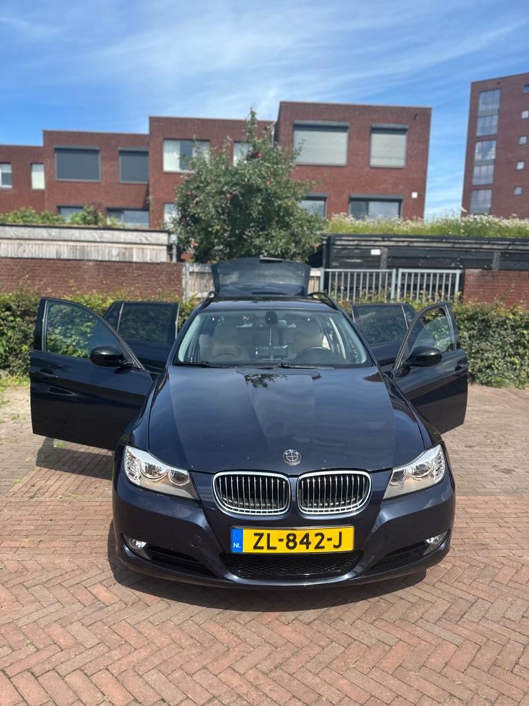 BMW 318i Touring AUT High Executive Facelift APK 2026, Auto's, Automaat, Achterwielaandrijving, 1995 cc, Beige