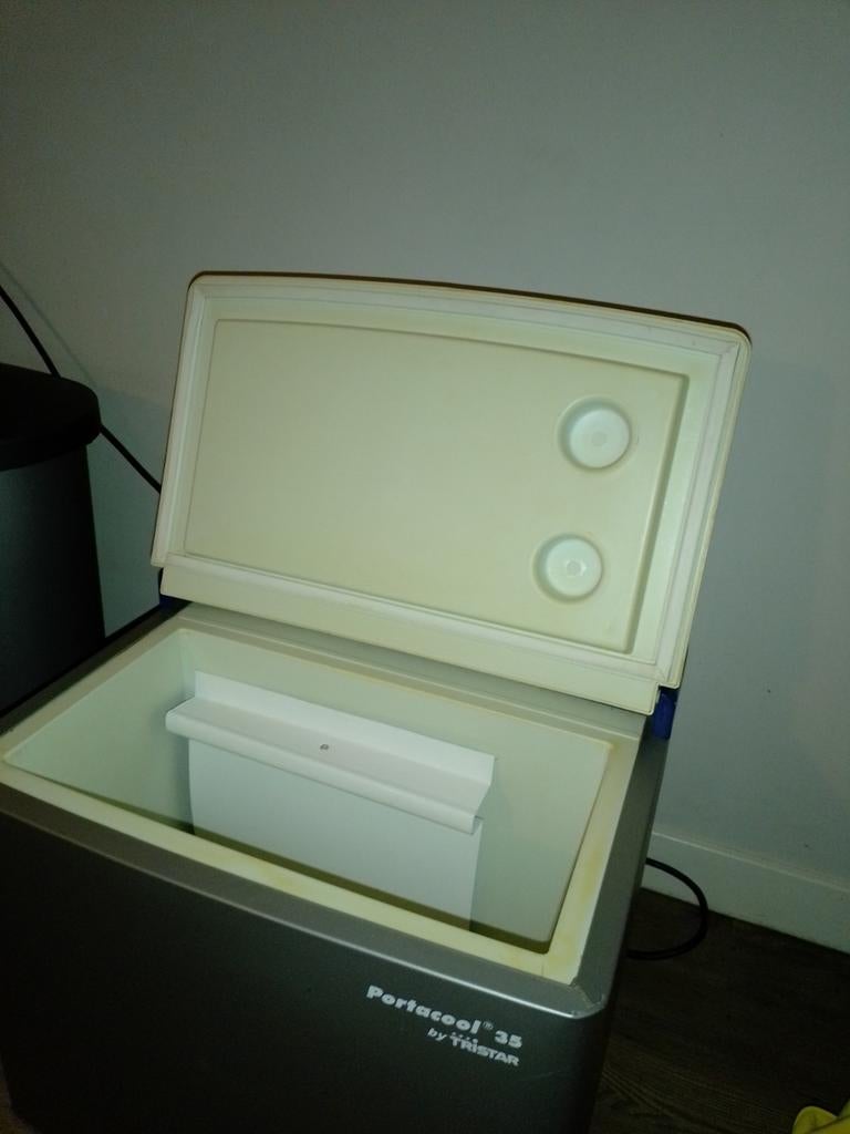 Koelbox 220v en 12v, Caravans en Kamperen, Ophalen, Gebruikt, Koelbox, Elektrisch
