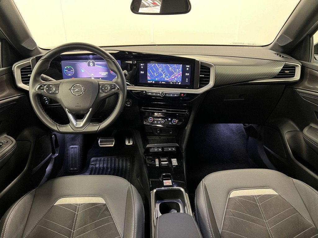 Opel Mokka-e ULTIMATE 50-kWh 11kw bl. 136PK / NAVI / LEDER-A, Auto's, Opel, 12 maanden, Gebruikt, Mokka-e, 1498 kg