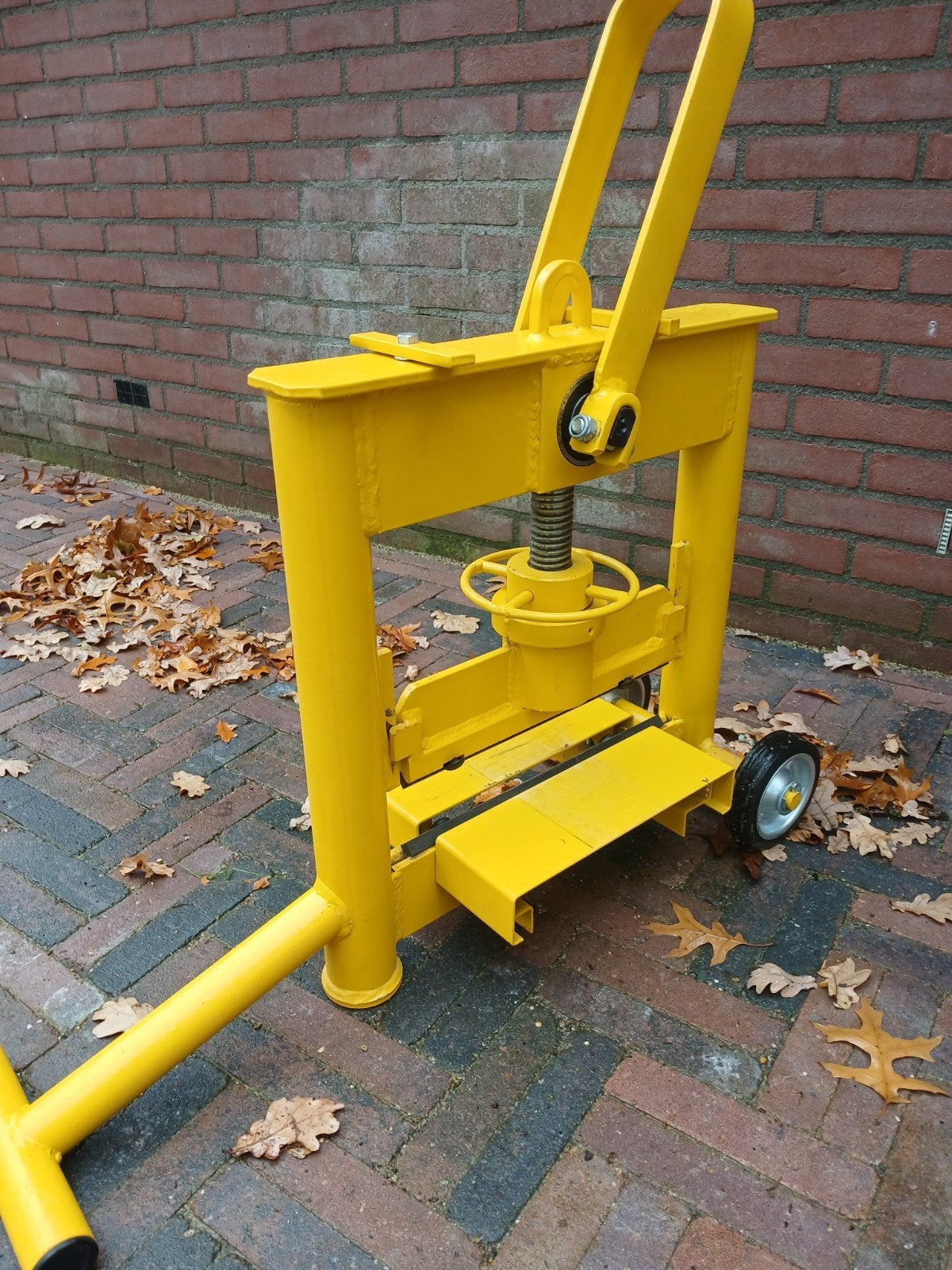 Steenknipper, Ophalen, Zo goed als nieuw