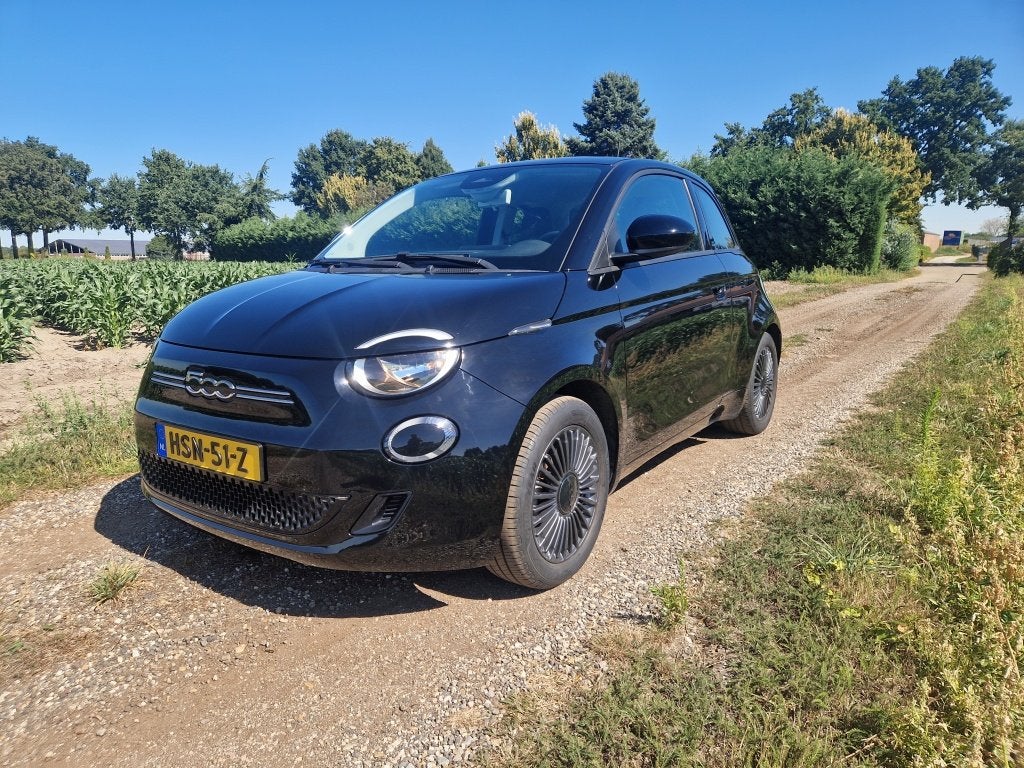 Fiat 500 3+1 Icon 42 kWh (bj 2021, automaat), Auto's, Fiat, Gebruikt, 4 stoelen, Zwart, Parkeersensor
