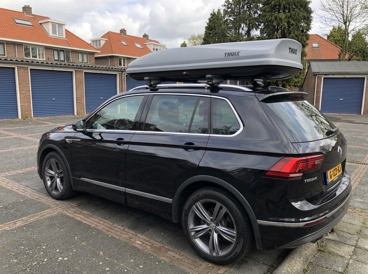 Thule Dakkoffer met dakdragers, Ophalen, Zo goed als nieuw