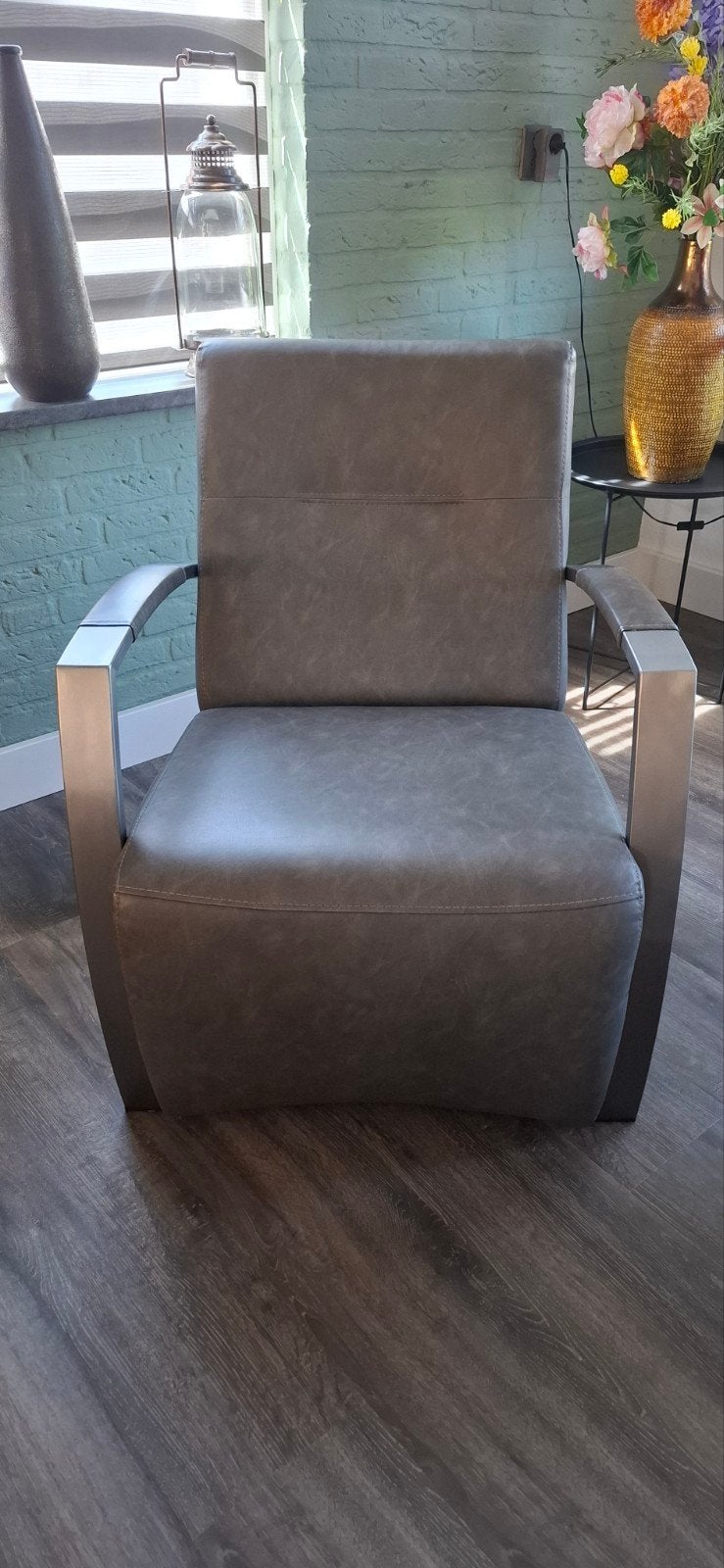 2 Grijze fauteuils met metalen armleuningen, Ophalen, Overige materialen, Zo goed als nieuw, Eén