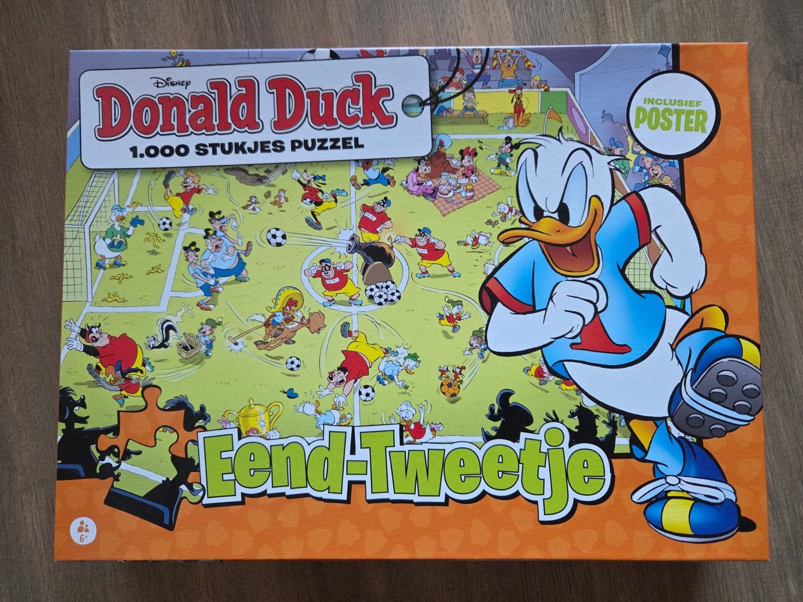 Disney Donald Duck voetbal legpuzzel 1000 stukjes aangeboden, Ophalen of Verzenden, 500 t/m 1500 stukjes, Zo goed als nieuw, Legpuzzel