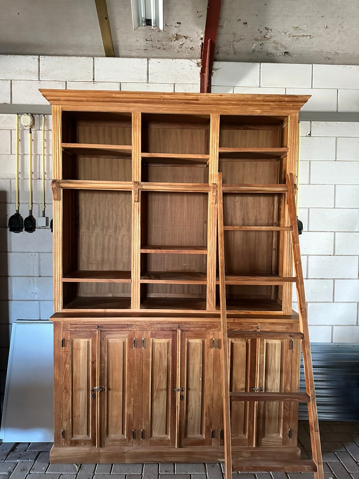Bibliotheek kast teak hout, Ophalen, Zo goed als nieuw
