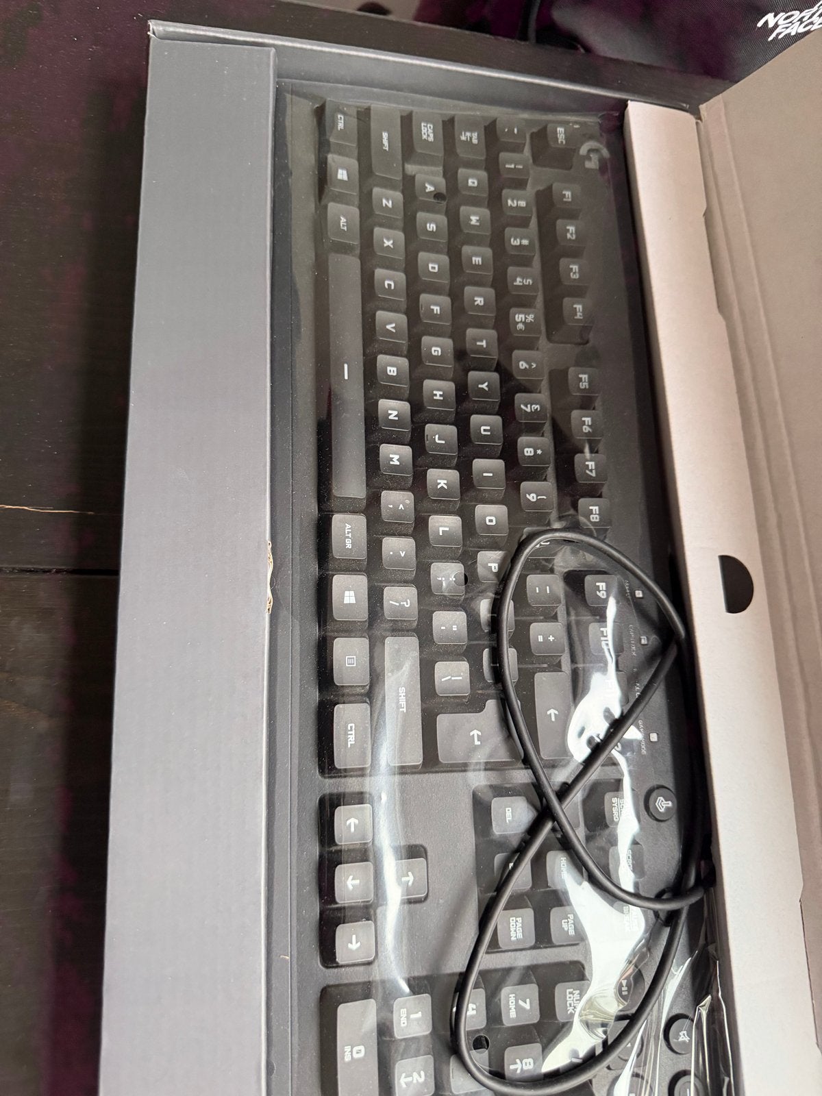 Logitech G213 Gaming Toetsenbord en Z333 Speakerset, Ophalen of Verzenden, Zo goed als nieuw, Audiokanaal 2.1