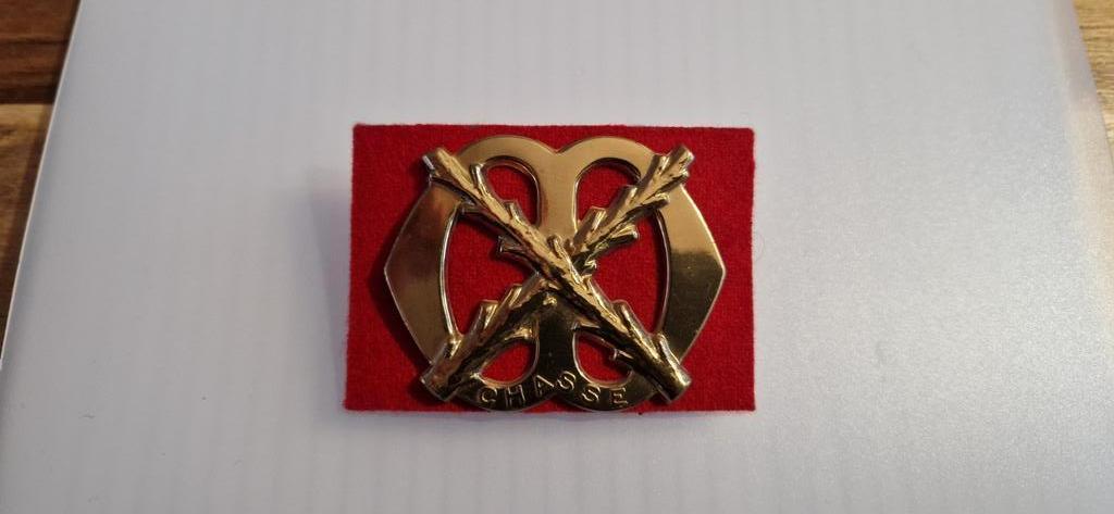 Baretembleem Chassee, Verzamelen, Ophalen of Verzenden, Landmacht, Nederland, Embleem of Badge