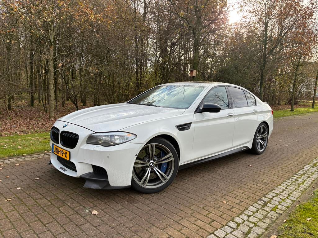 BMW M5 2013 Vol Optie, pano, Led, Leder, Memory, HUD, Automaat, Achterwielaandrijving, 4395 cc, Wit