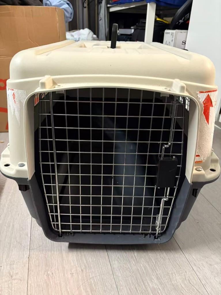 Pet transport box IATA, Ophalen