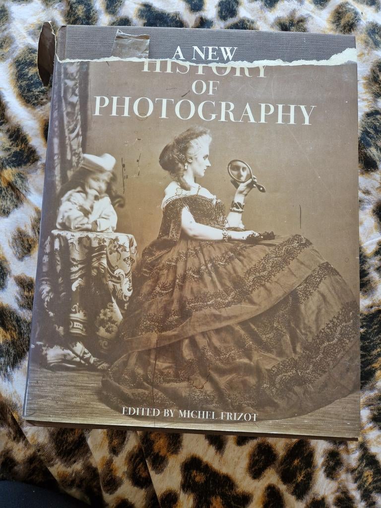 Boek: A new history of photography, Ophalen